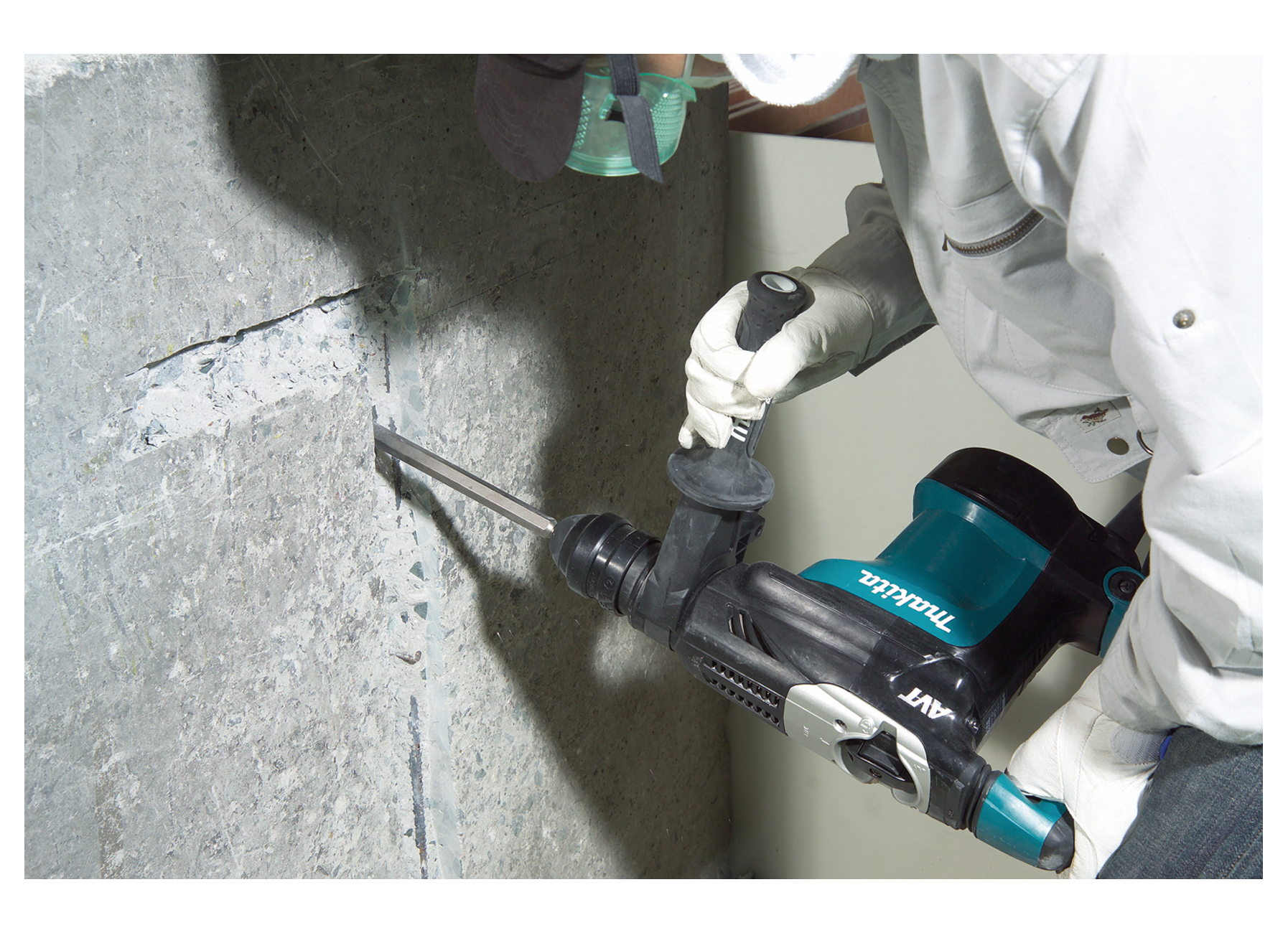 MAKITA BOOR- EN BEITELHAMER SDS-PLUS 850W AVT 32MM + AUTOMATISCHE BOORKOP IN KOFFER