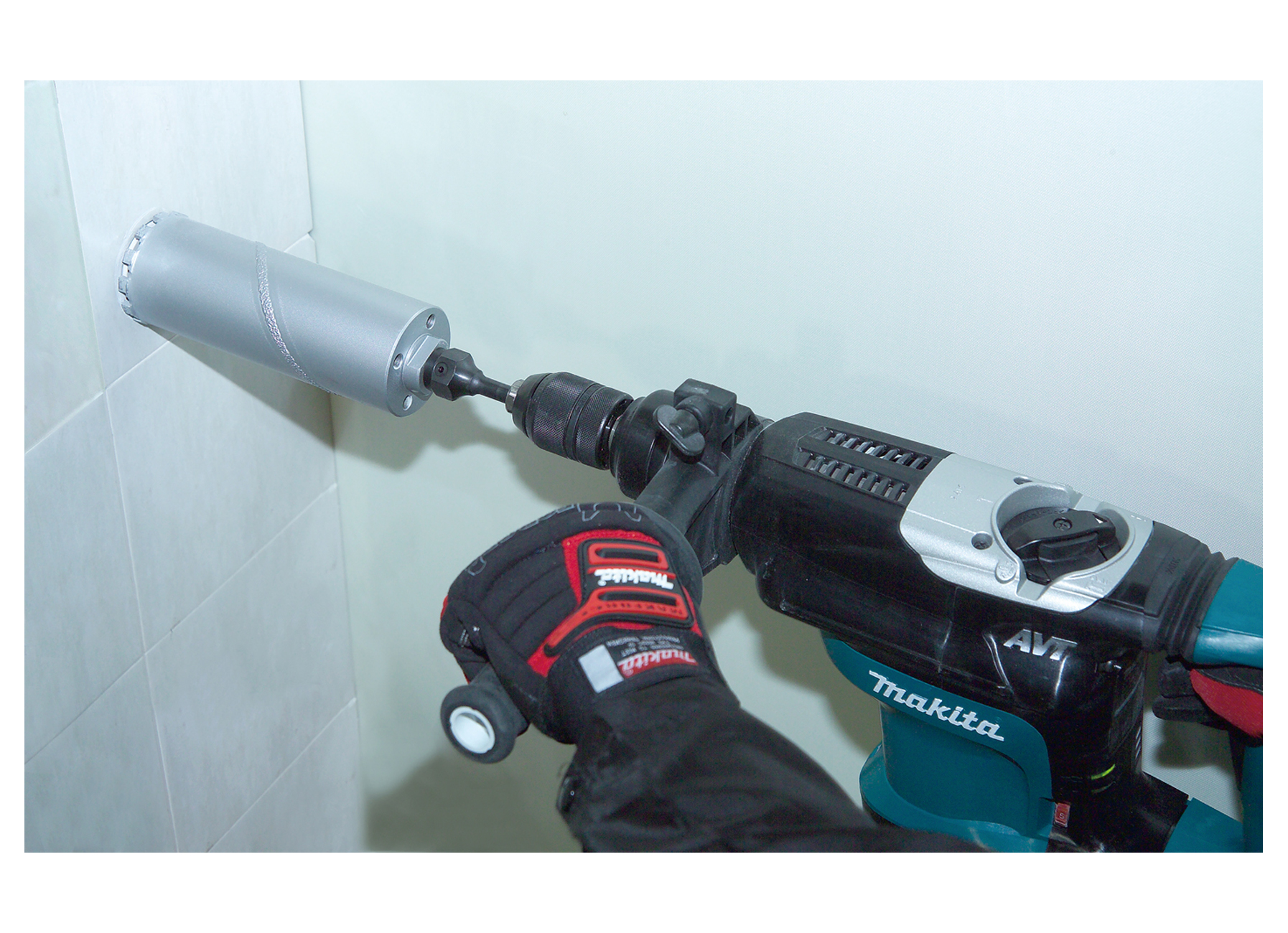 MAKITA BOOR- EN BEITELHAMER SDS-PLUS 850W AVT 32MM + AUTOMATISCHE BOORKOP IN KOFFER