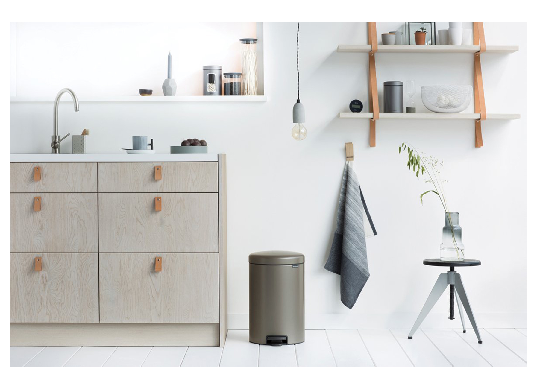 BRABANTIA PEDAALEMMER NEWICON 20L PLATINUM
