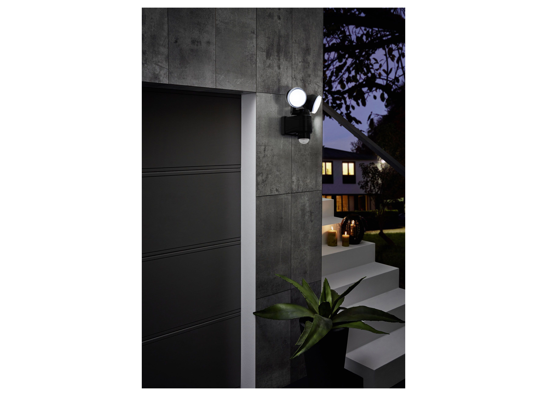 EGLO APPLIQUE CASABAS NOIR 2X3,75W