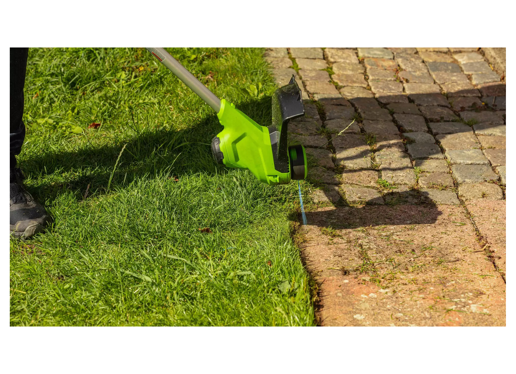 GREENWORKS COUPE-BORDURES ACCU 28CM 24V G24LT28K2 + BATTERIE 2AH + CHARGEUR