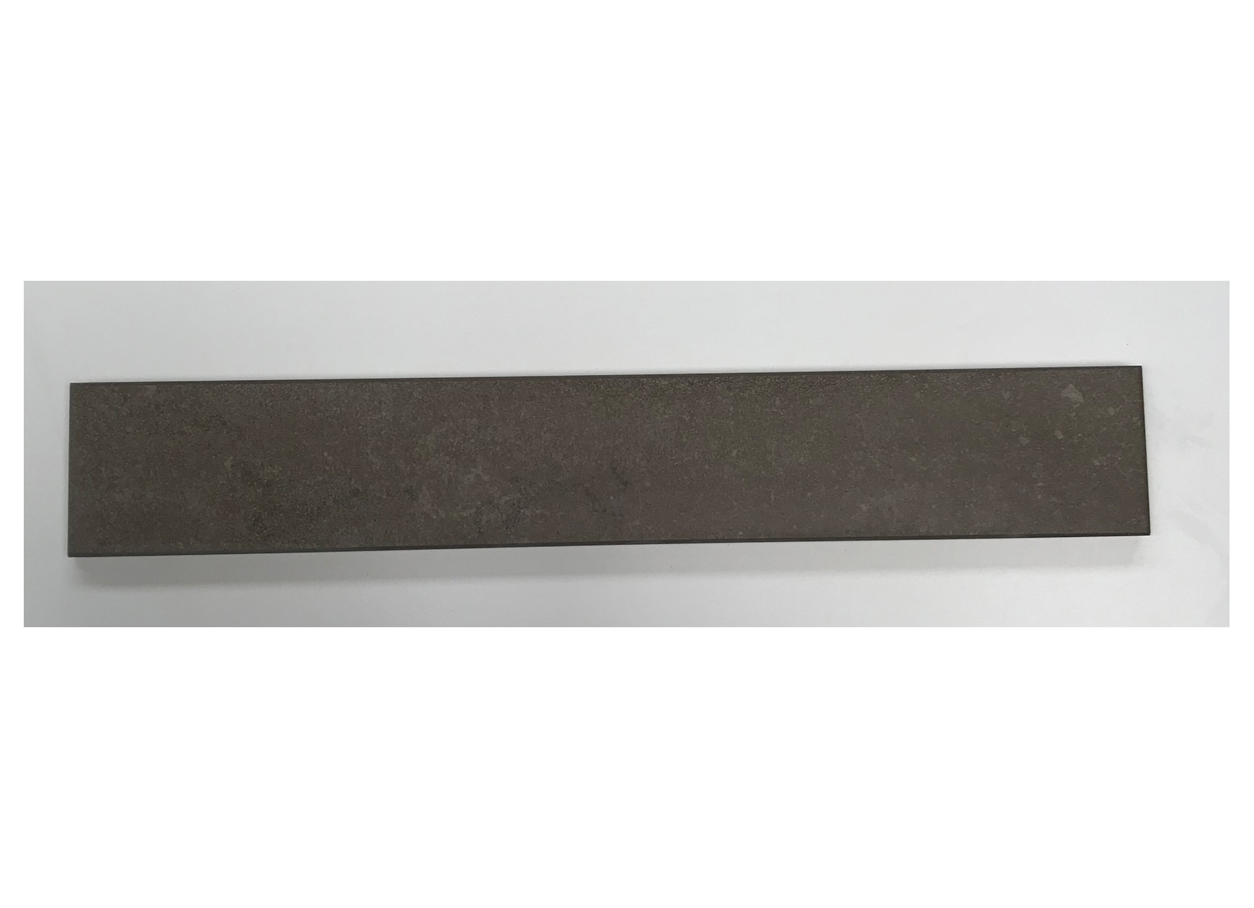 PLINTHE NOISETTE BRUN FONCE 7X44,5CM (LOT=20LM)