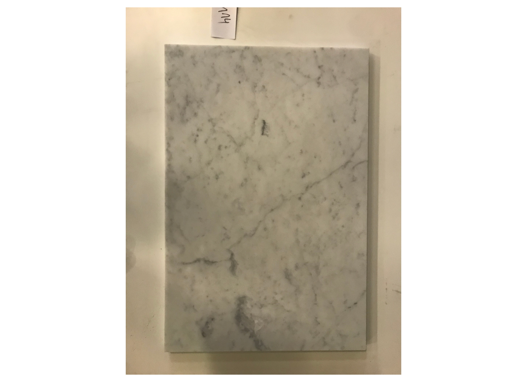 VLOERTEGEL 2CM CARRARA C VERZOET WIT GEADERD 40X60CM (LOT=4,32M²)