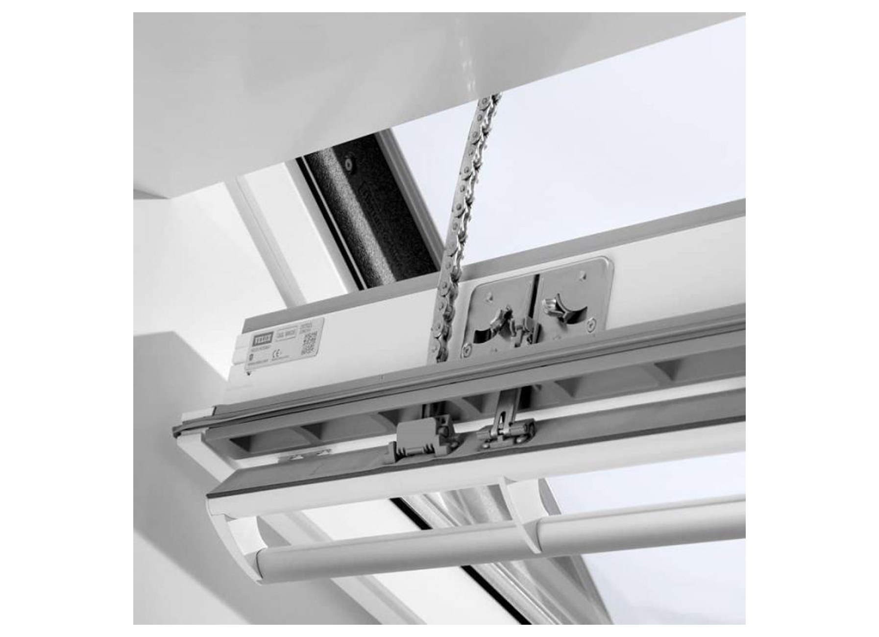 VELUX FENETRE A TOIT DE ROTATION ELECTRIQUE GGL BOIS BLANC