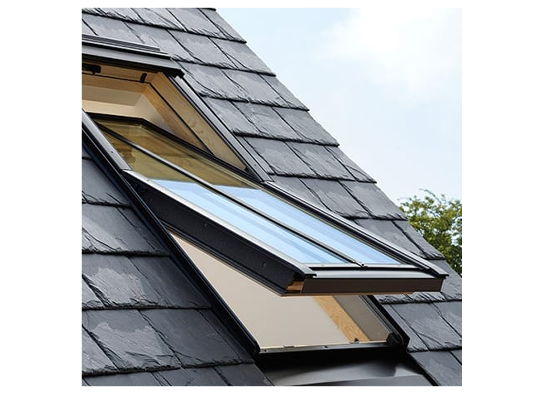 VELUX DAKVENSTER MANUEEL WENTELEND CLASSICO GGL WIT GEVERFD HOUT