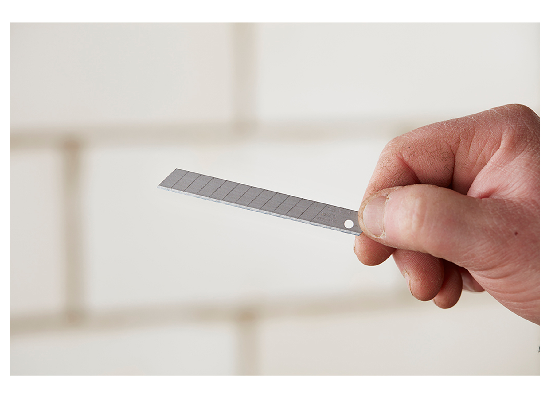 AFBREEKMESJES 9MM - 10 ST/DISPENSER