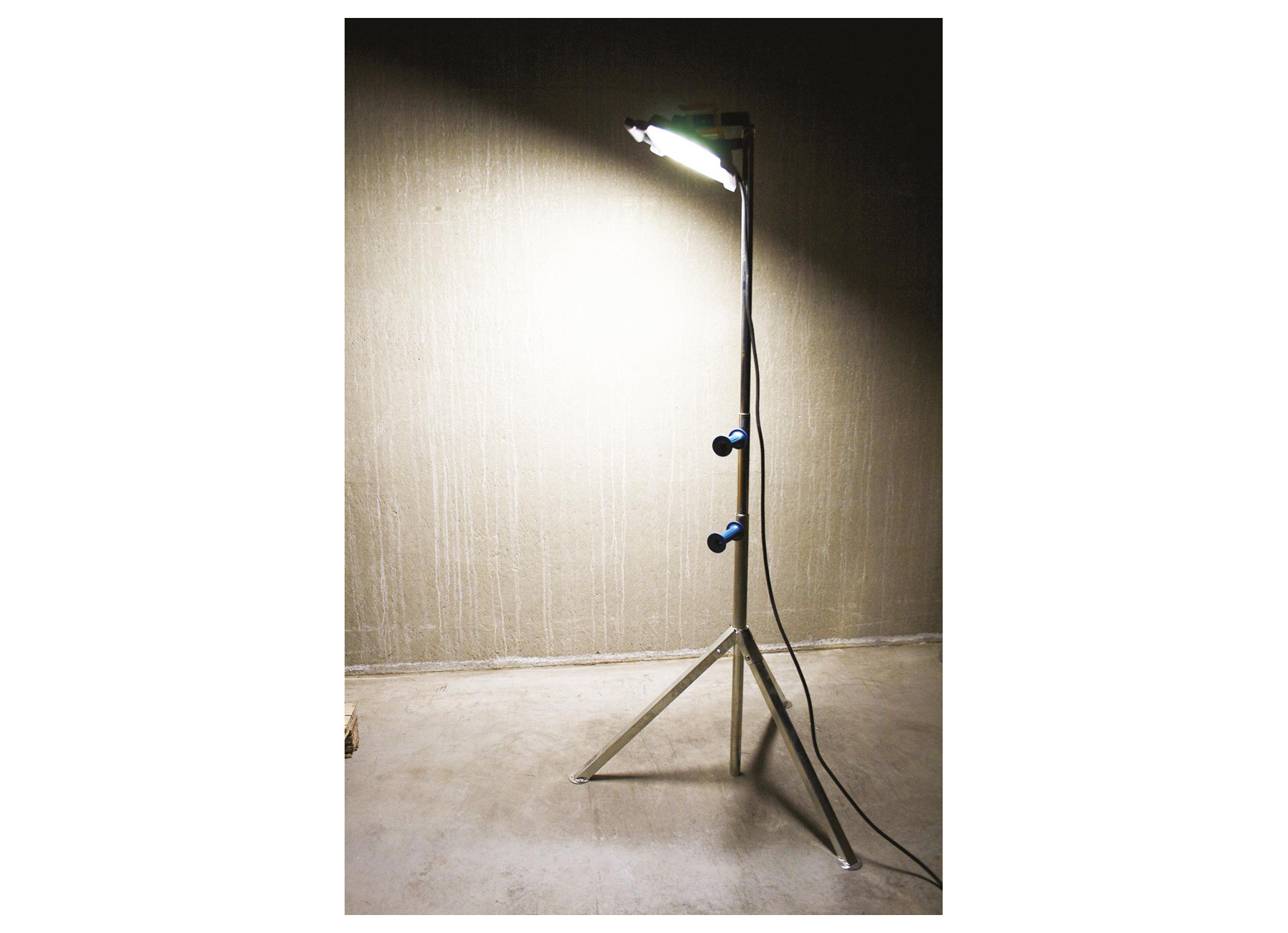 TREPIED REGLABLE POUR LAMPES LUMX