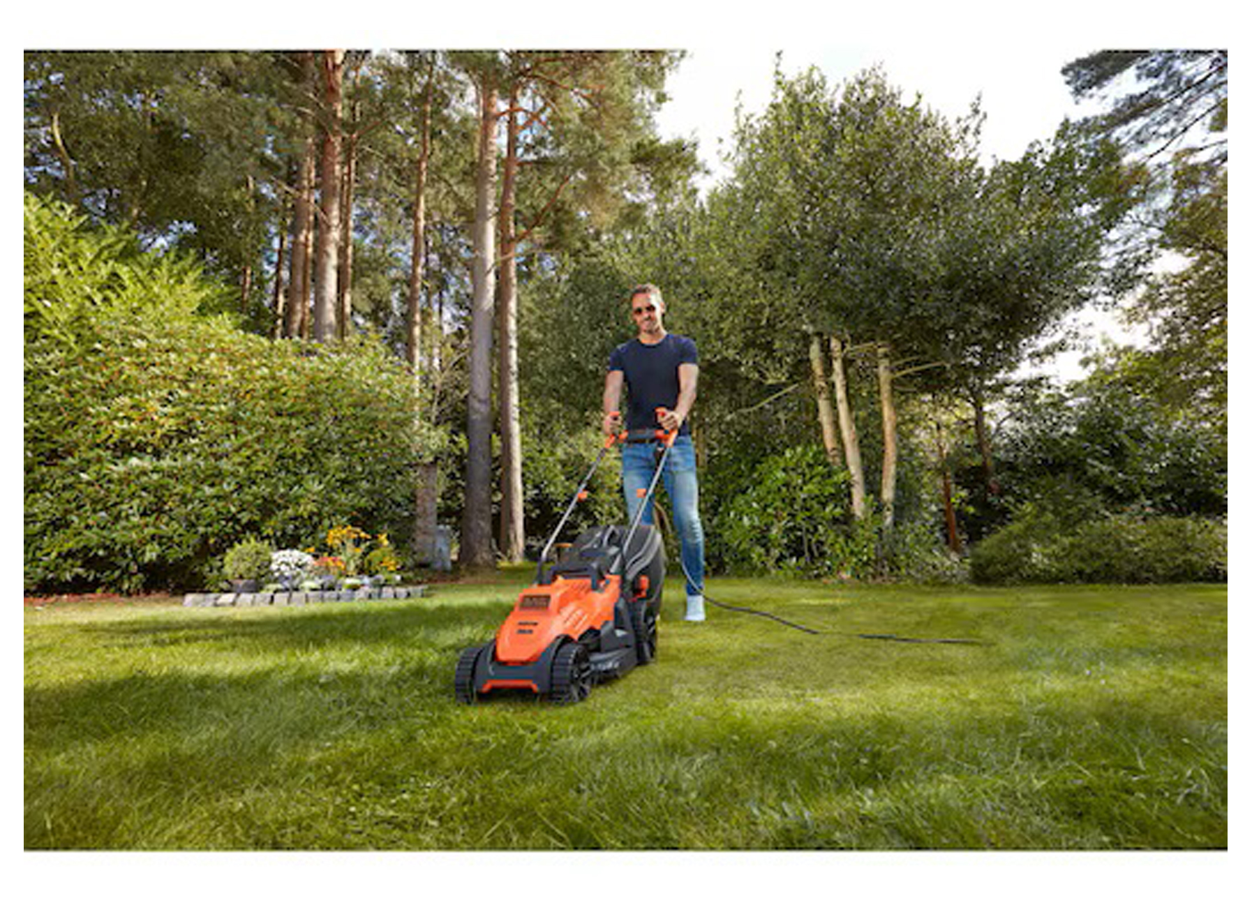 BLACK & DECKER TONDEUSE 1400W 34CM BEMWBH-QS