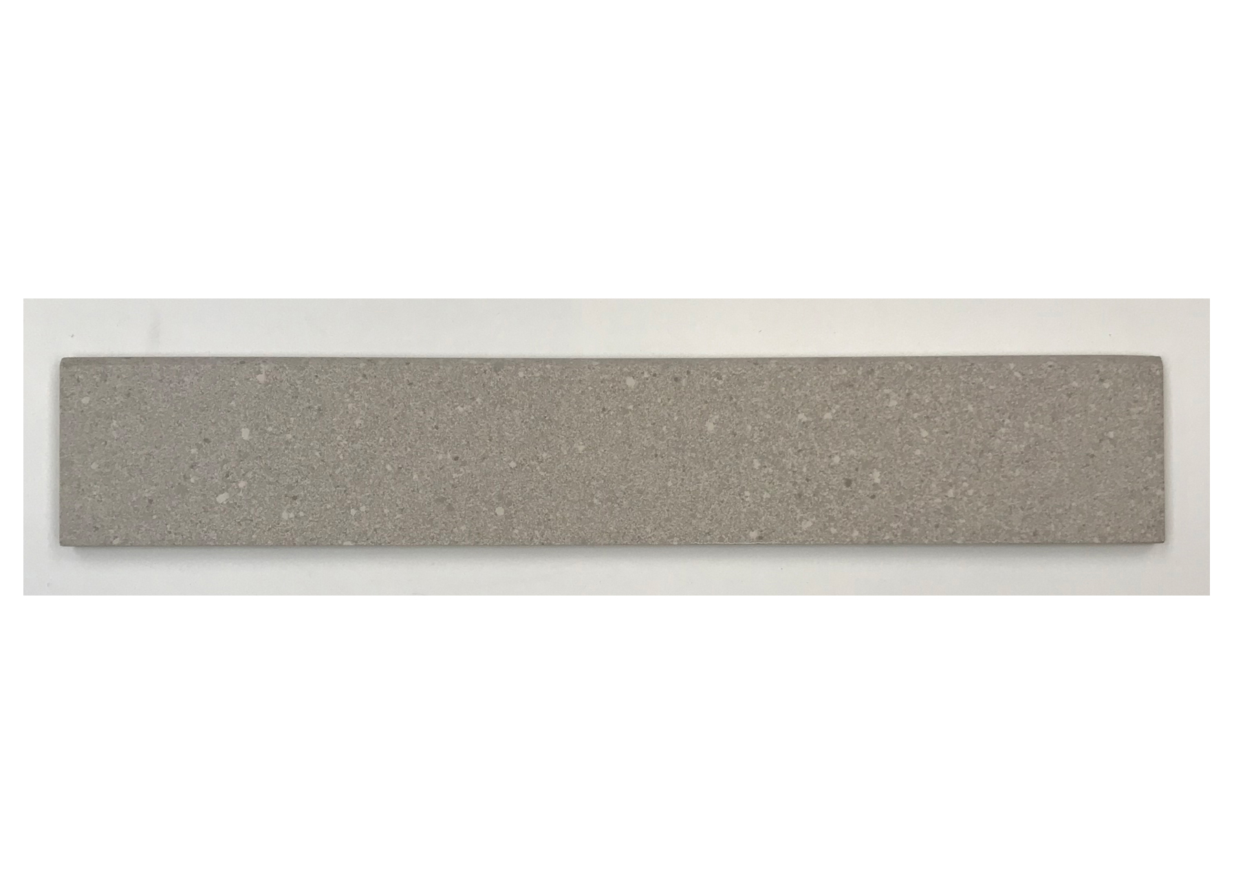 PLINT GRIJS 7X40CM (LOT=46,4LM)