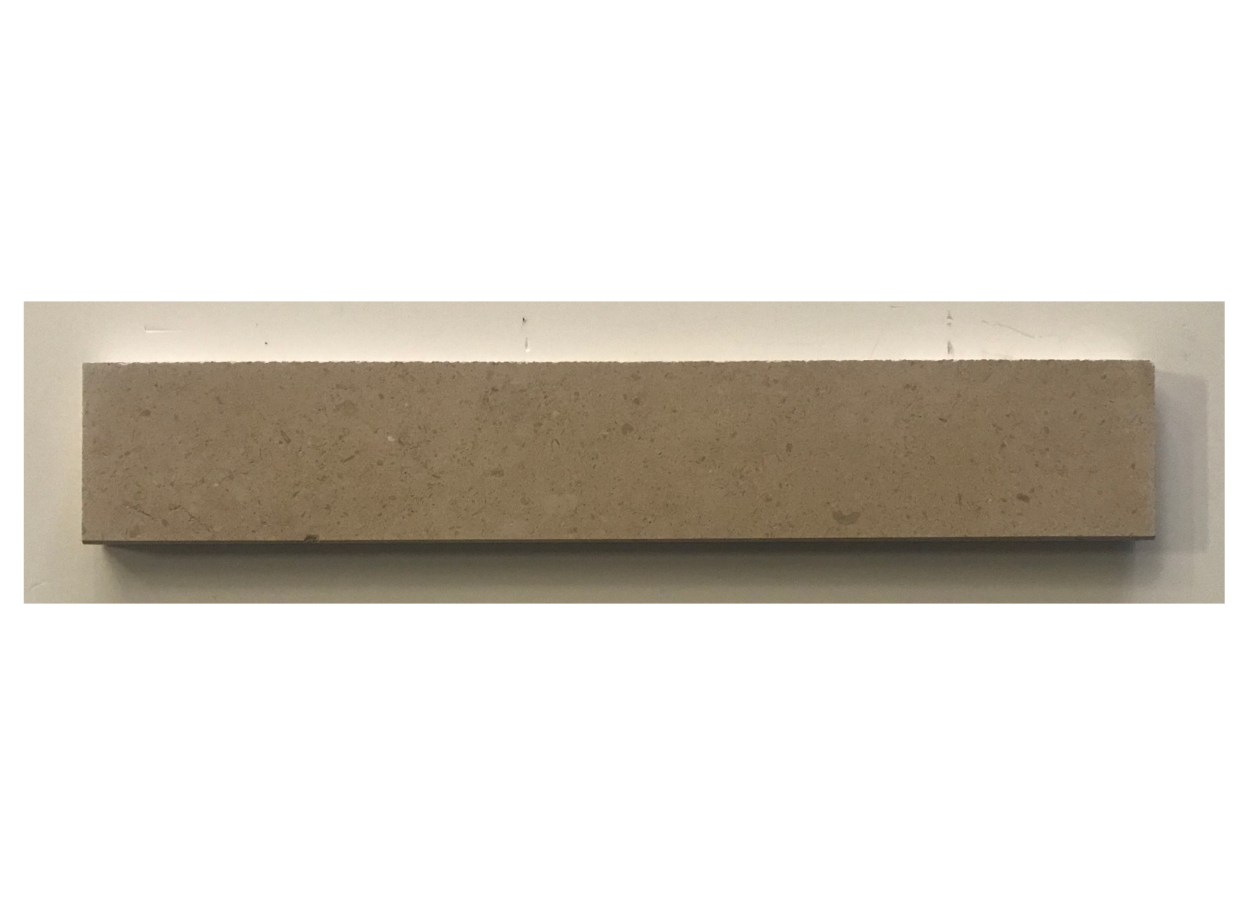 PLINTHE 1,5CM GRIS CLAIR 7X40CM (LOT=10,4LM)