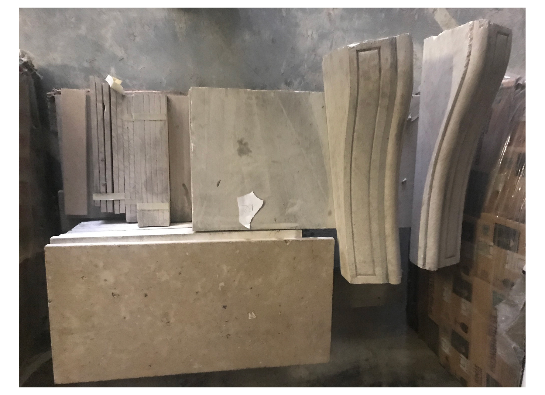 2 CARREAUX GRIS CLAIR 64X28X14CM (LOT=0,36M²)